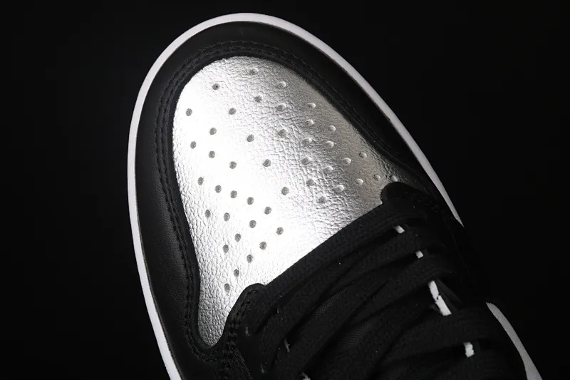 All categories Air Jordan Jordan series basketball shoes Air Jordan 1 High Air Jordan 1 High OG Wmns "Silver Toe" AJ1 Joe 1 metallic black silver silver toe CD0461-001